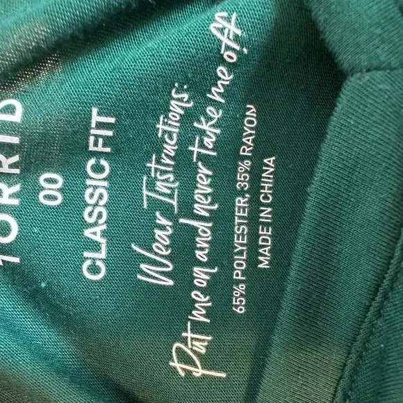 Torrid long sleeve v neck green T-shirt size 00-M/L - Picture 8 of 9